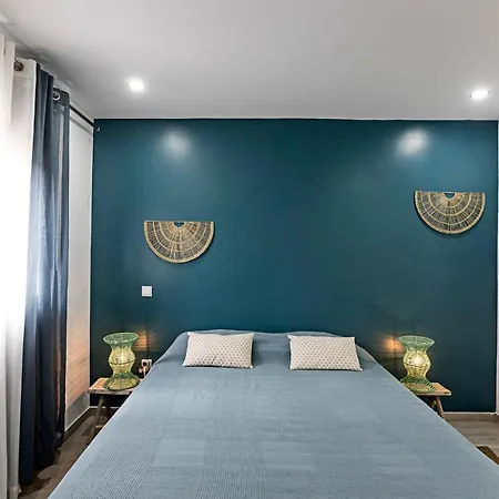 Διαμέρισμα Amazing 2Bdr House W/ Patio & Free Parking Labruge