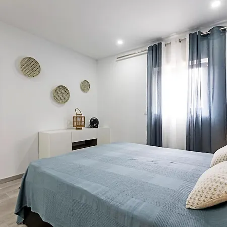 Διαμέρισμα Amazing 2Bdr House W/ Patio & Free Parking