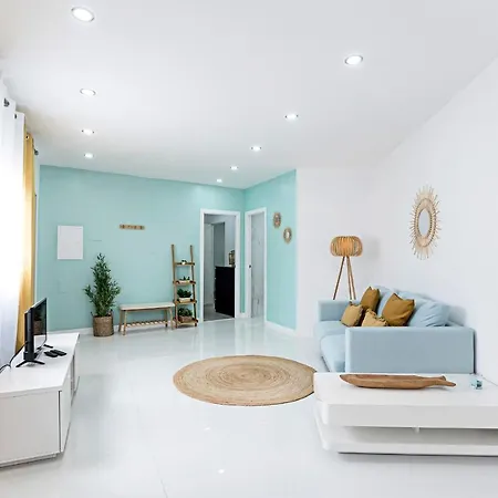 Διαμέρισμα Amazing 2Bdr House W/ Patio & Free Parking *