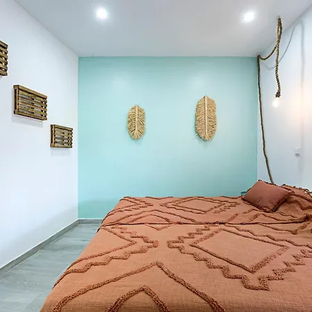 Amazing 2Bdr House W/ Patio & Free Parking