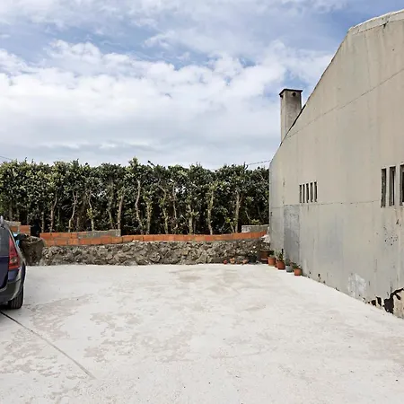 Διαμέρισμα Amazing 2Bdr House W/ Patio & Free Parking *