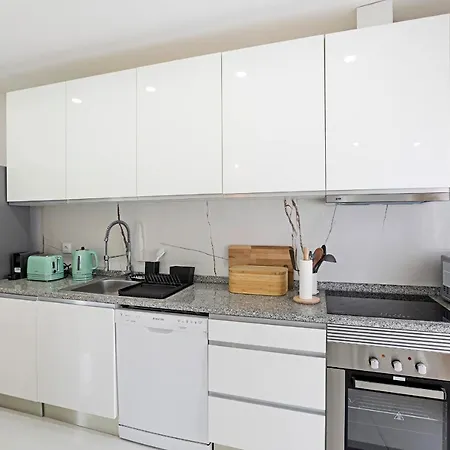 Amazing 2Bdr House W/ Patio & Free Parking * Labruge